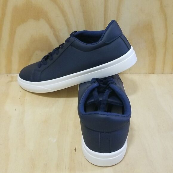 Navy Sneakers Sneakers Mens size 12, Wmn's size 13 , Brand new/Never Worn. - Picture 6 of 7